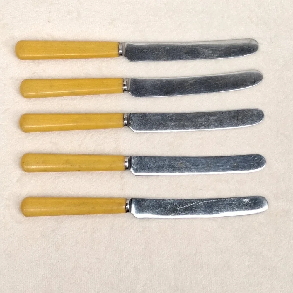 Vintage Sheffield Stainless Butter Knives Butterscotch Yellow Set of Five (2)
